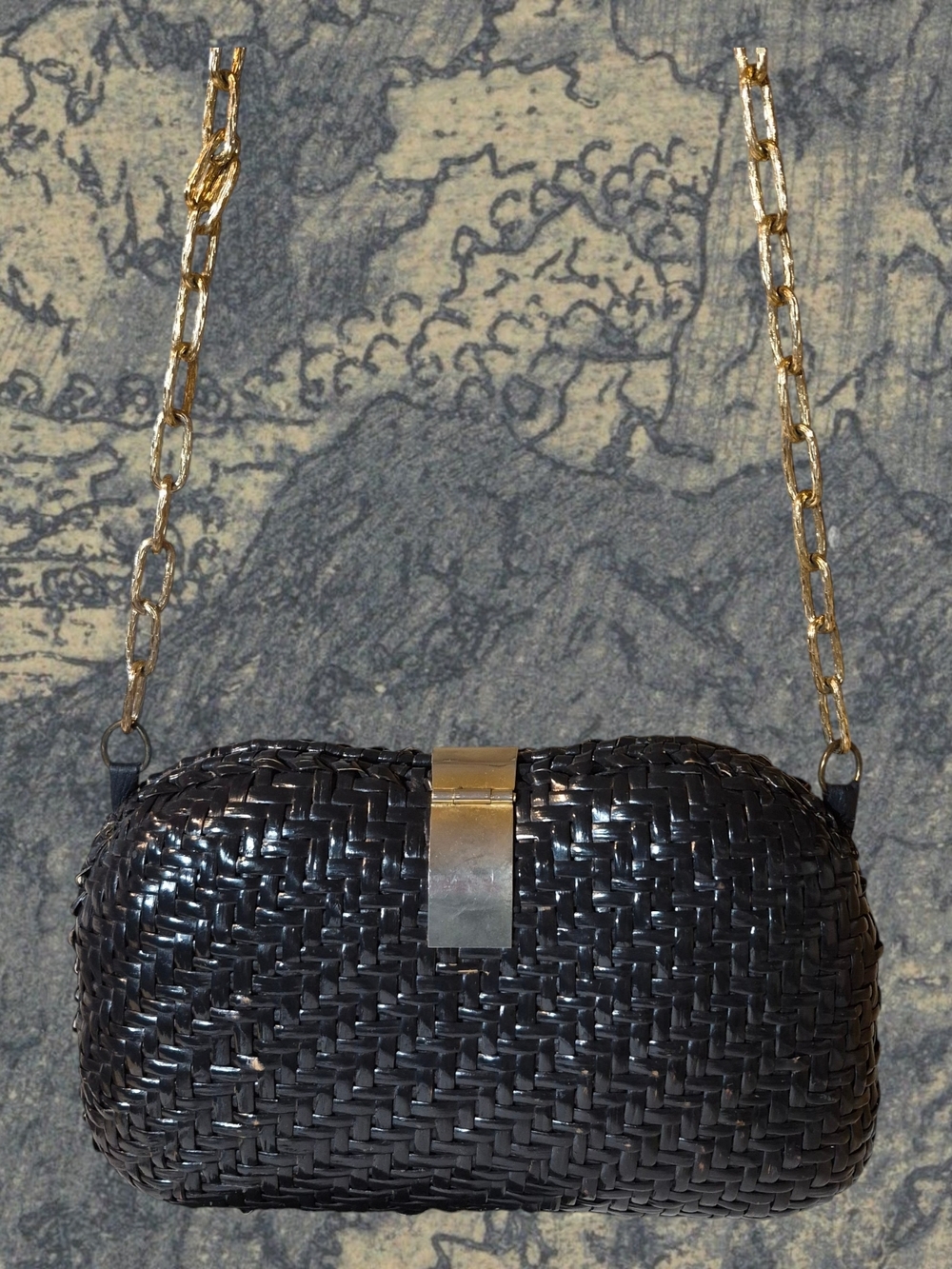 Greta Made In Italy Lacquered Woven Black Shoulder Bag with Gold Chain